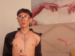 Screen Grab from soro_lovelyboy