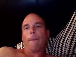 Screen Grab from stewballzzz