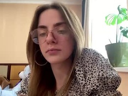 Screen Grab from suzannetigerino