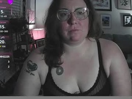 Screen Grab from sweeet_cheeks55
