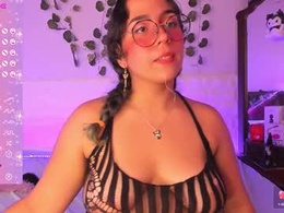 Screen Grab from sweet_afrodita777