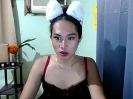 Screen Grab from sweetgirl_trishaxox