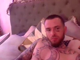 Screen Grab from tattedtwinkwywy