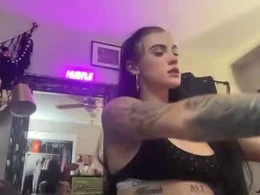 Screen Grab from tayl0rx0