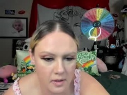Screen Grab from texaspeach69