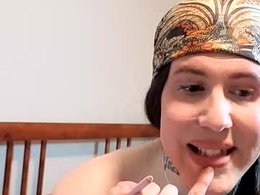 Screen Grab from thedolllee25