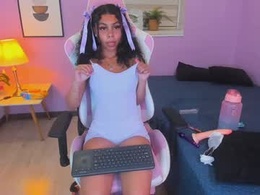Screen Grab from thelayla_dh