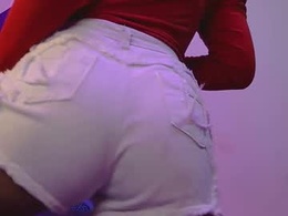 Screen Grab from tiiny_emiily