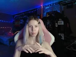 Screen Grab from tinyblondiedoll