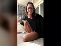 Screen Grab from tootsiefoote001