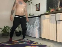 Screen Grab from twinki_boys76