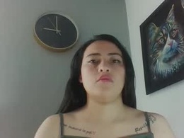 Screen Grab from tyrahot_