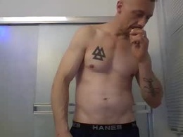 Screen Grab from tytybottomsbiged