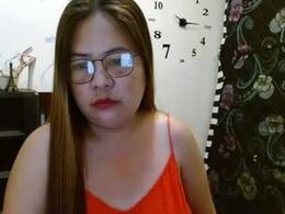 Screen Grab from ur_hotbigboobsxx