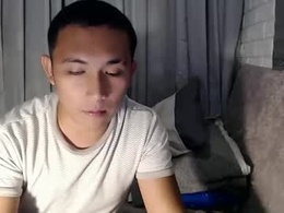 Screen Grab from ur_petiteasian69xx