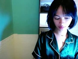 Screen Grab from urgirl_shanexoxo