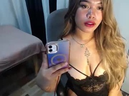 Screen Grab from urqueen_boobsxx