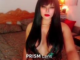 Screen Grab from urqueendom_cum