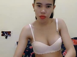 Screen Grab from urskinnychix
