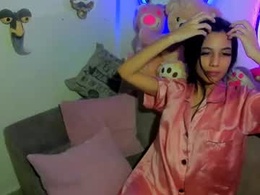 Screen Grab from valessia