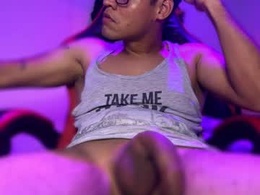 Screen Grab from vayzenxx
