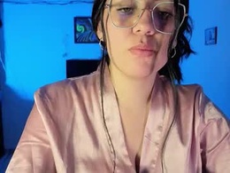 Screen Grab from velournyx