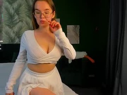 Screen Grab from velvetwhisperss