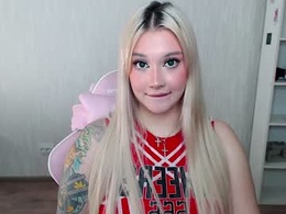 Screen Grab from vickyfuckingdoll