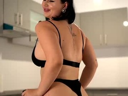 Screen Grab from viviannenoire
