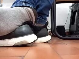Screen Grab from waltherfeet_