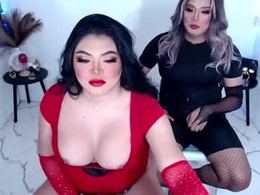 Screen Grab from wetandwild10inches