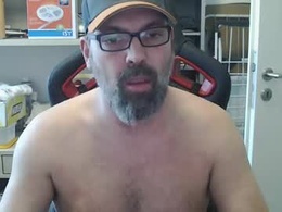 Screen Grab from womenizzeer