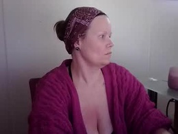 Screen Grab from xbeautifulxliex