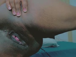 Screen Grab from xiomy_fox