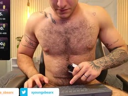 Screen Grab from xlittle_xbearx