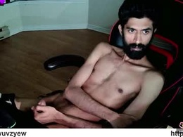 Screen Grab from xwuvzyew