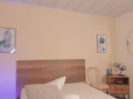 Screen Grab from yarirose