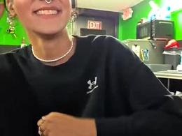 Screen Grab from yoitshoney