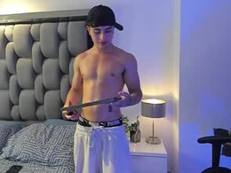 Screen Grab from zack_lenox1