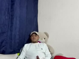 Screen Grab from zaym_liam