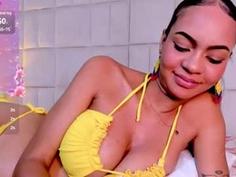 Screen Grab from zoesantanna_