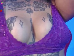 Screen Grab from zooee_01