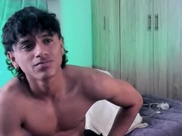 Screen Grab from zyzz_1812